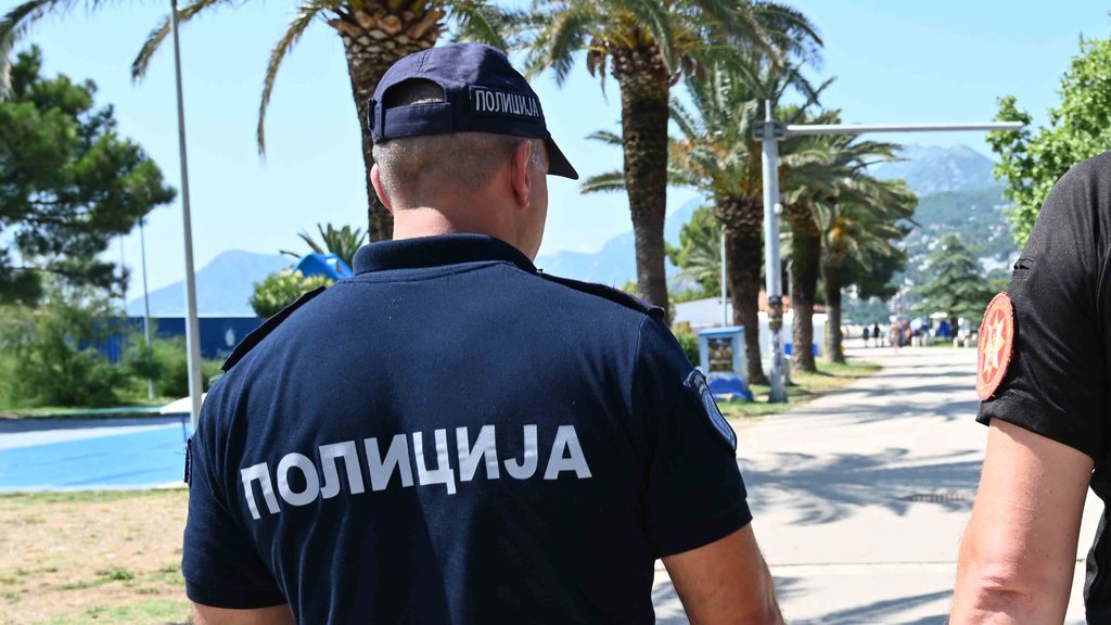 Stanodavac iz Herceg Novog sa puškom napao devojku iz Srbije: Priveden posle incidenta – napad u Herceg Novom