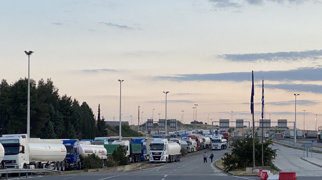 Višesatne gužve na granici: Gde se najduže čeka na izlaz iz Srbije