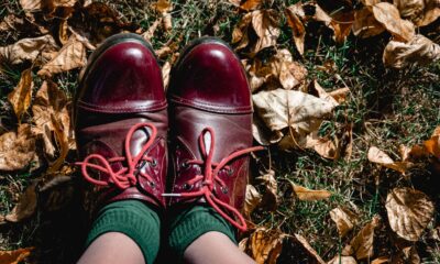 Midi haljina u burgundy boji postaje hit za prelaznu sezonu – midi haljina moda