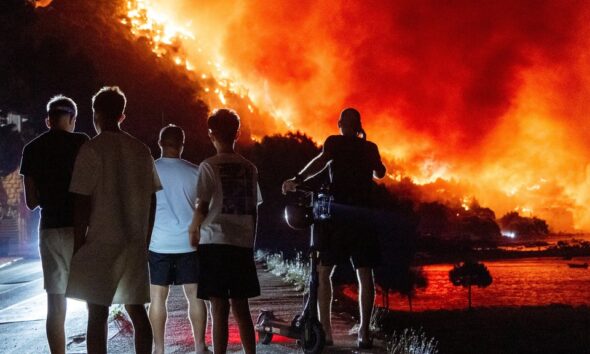 Šumski požari u Evropi: Osam žrtava u Grčkoj, poginuo vojnik u Španiji