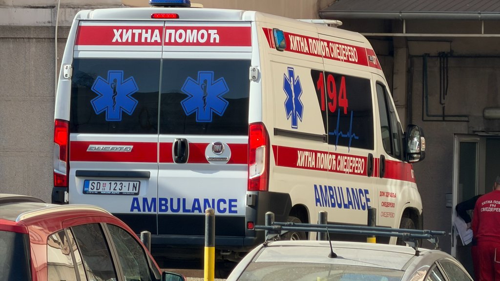 Krvavi sukob na Vračaru: Noževi i satara u obračunu, ranjeni mladić kasnije došao u bolnicu – napad u Beogradu
