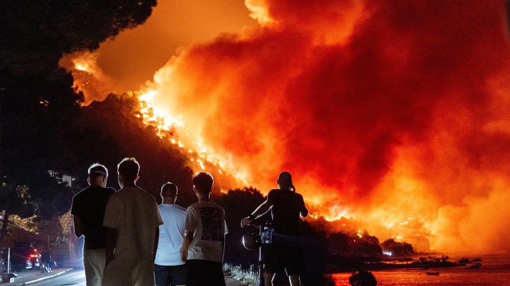 Požar u Omišu: Srpski par bežao pred vatrom, potom dobio poruku koja dira srce