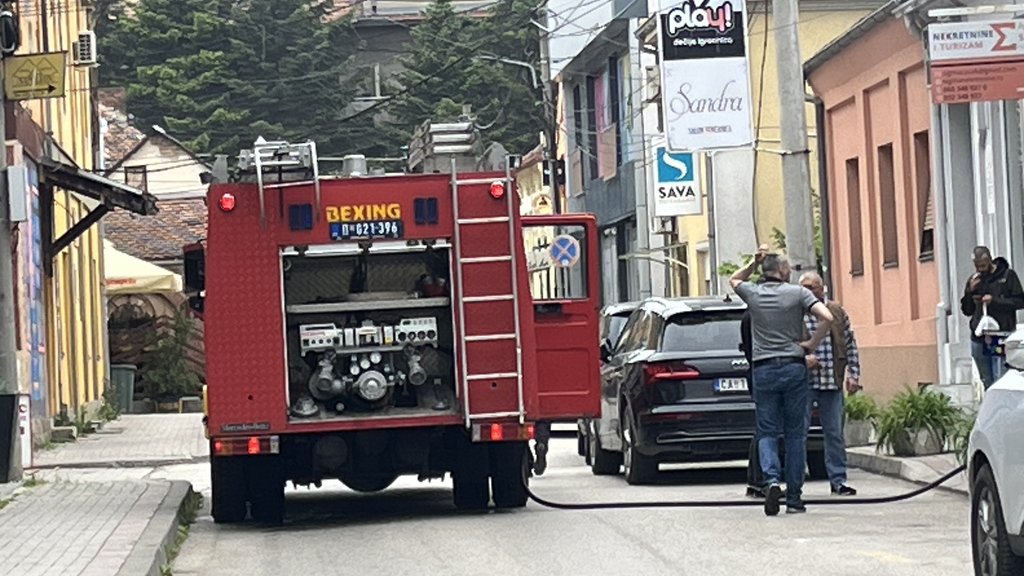 Eksplozija u Velikoj Moštanici: Kuća se srušila, spasioci tragaju za osobom