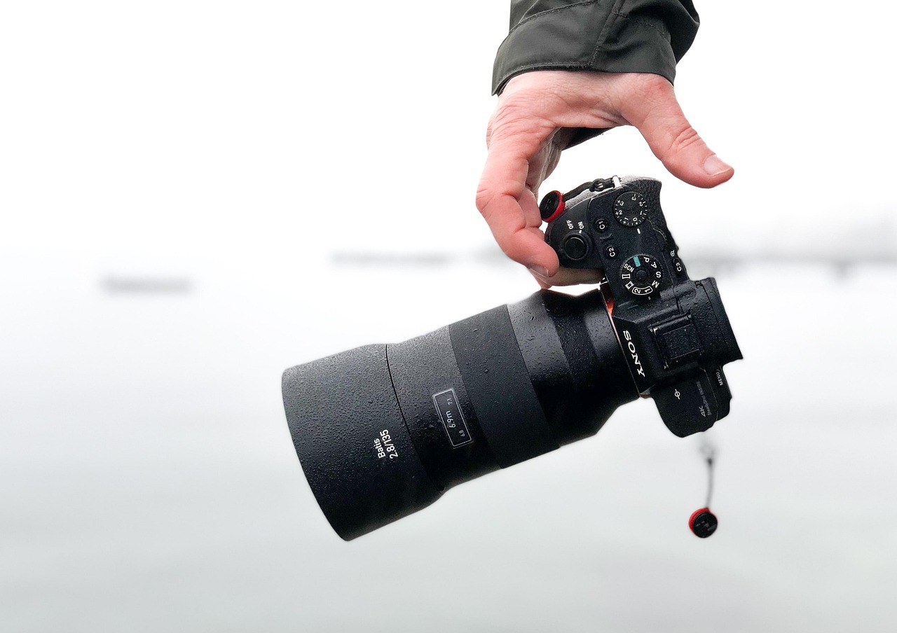 Mirrorless ili DSLR: Prednosti i mane savremenih fotoaparata u praksi – mirrorless vs DSLR
