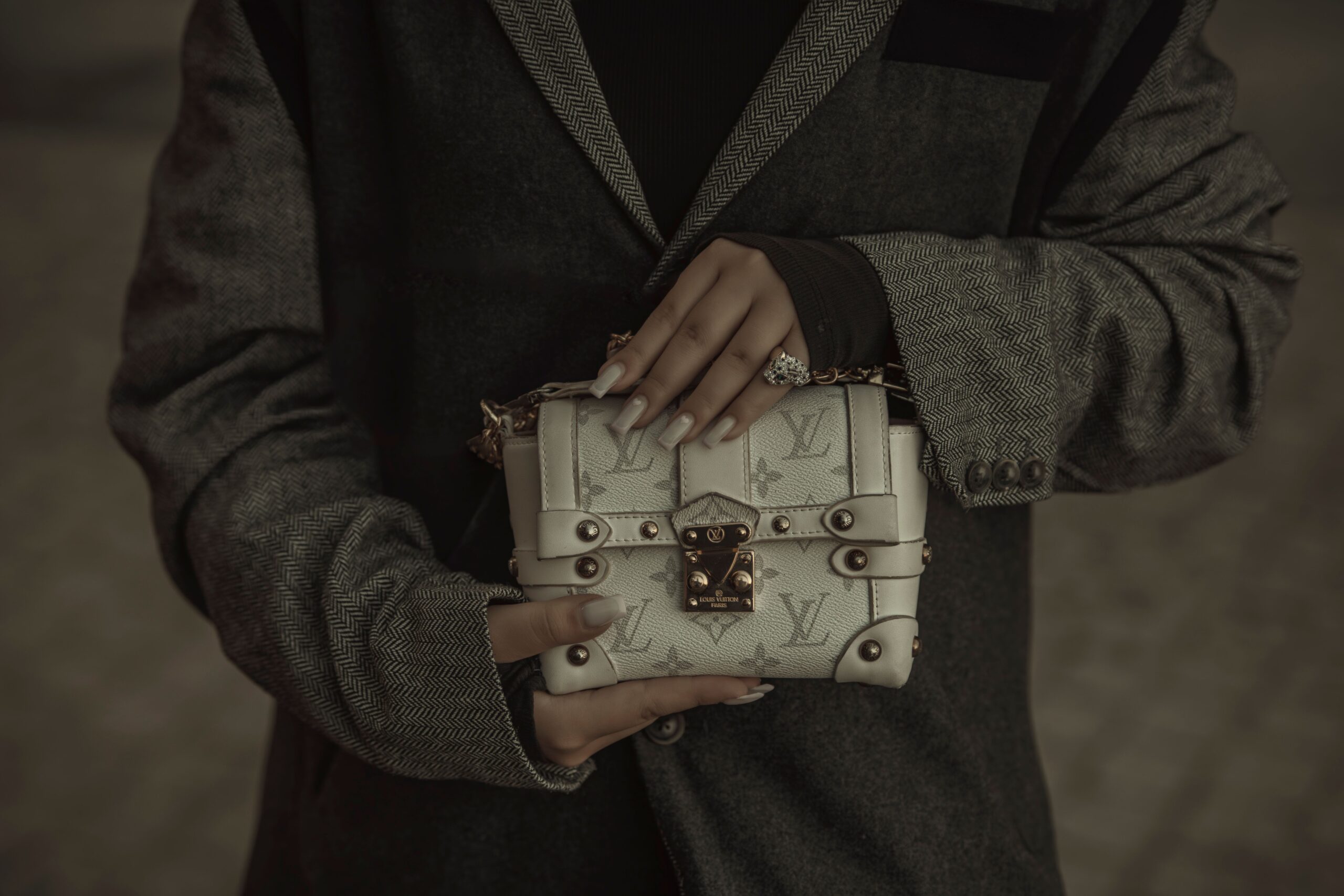 Najtraženiji modeli torbi za jesen: Klasičan šik dominira trendove – Chanel Dior torba
