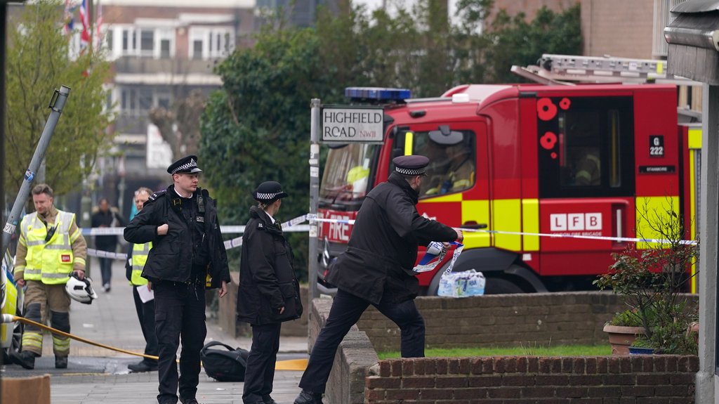 Požar u Londonu odneo jedan život, devet osoba hospitalizovano