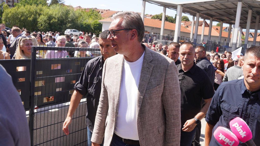 Predsednik Srbije najavio infrastrukturna ulaganja i podršku porodicama u Topličkom okrugu – poseta Topličkom okrugu