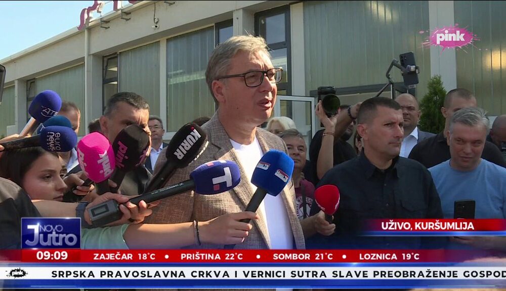 Predsednik Vučić započeo obilazak Topličkog okruga i razgovara sa građanima