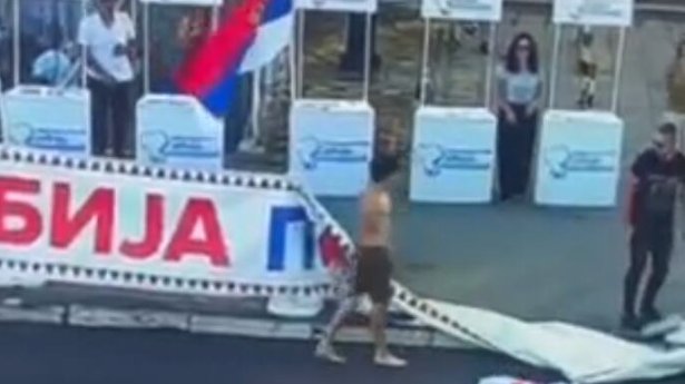 Prekršajna prijava za blokadu štanda SNS u Kragujevcu: Detalji incidenta – incident na štandu SNS