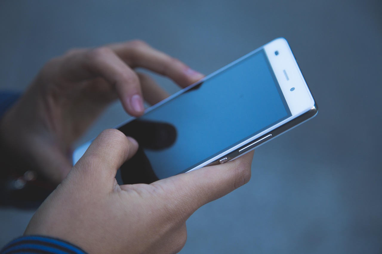 Razlika između Qi2 i Qi2.2 bežičnog punjenja na Android uređajima