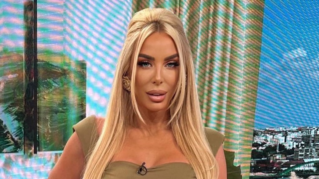 SVI SE PITAJU KAKO JOJ POLAZI ZA RUKOM: Bojana Lazić pokazala vitku figuru u kupaćem izdanju (FOTO) – Bojana Lazić u kupaćem