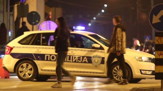 Teška nesreća kod Kosovske Mitrovice: Automobil sleteo s puta, nastradala dva mladića