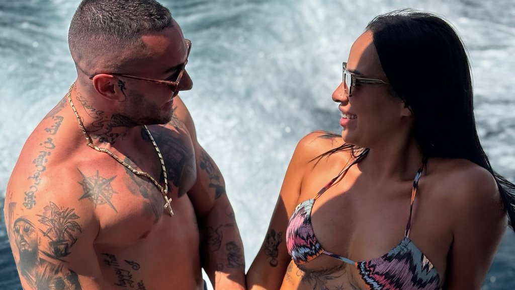 IZAZVALA BURU NA DRUŠTVENIM MREŽAMA: Irena Radulović objavila slike sa plaže nakon skandala sa eksplicitnim fotografijama (FOTO) – skandal sa eksplicitnim fotografijama