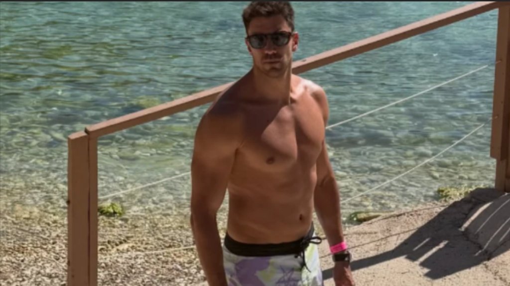 IZNENADNI PREOKRET U ŽIVOTU VLADE VUKSANOVIĆA: Maneken pokazao zavidnu formu na Instagramu posle razvoda (FOTO) – Vlada Vuksanović na Instagramu