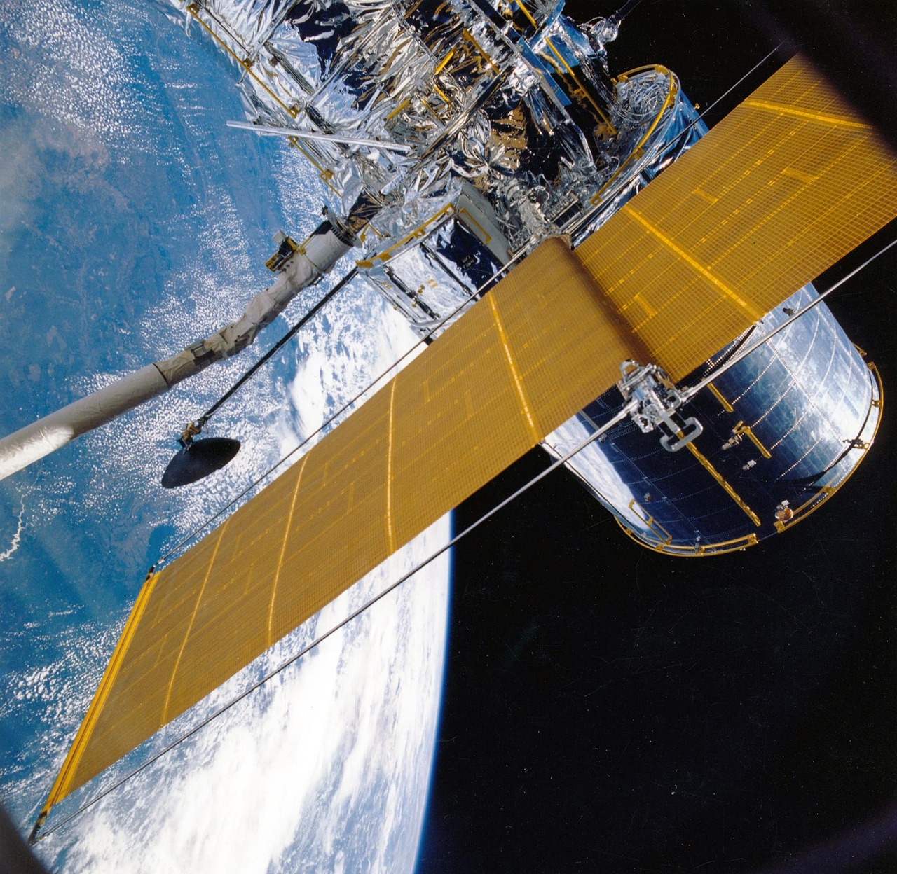NASA otkazala misiju za spasavanje Swift opservatorije koja pada prema Zemlji – pad Swift opservatorije