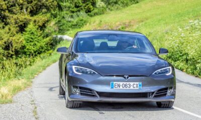 Tesla robotaxi vozila prvi put bez nadzora voze po ulicama Austina – Tesla robotaxi Austin