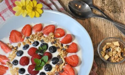 yogurt, bowl, breakfast, strawberries, blueberries, raspberries, healty, healthy, yummy, fruity, fruit, fresh, nourishment, vegetarian, food, berry, food photo, kitchen, yogurt, yogurt, yogurt, yogurt, yogurt, healty, healty
