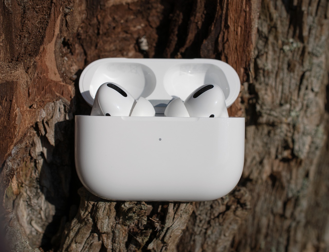 Apple otkriva detalje o AirPods sa kamerom, neočekivane funkcije na vidiku