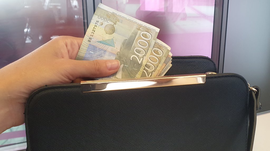 Isplata novčane naknade za nezaposlene: Kada stiže novac na račune
