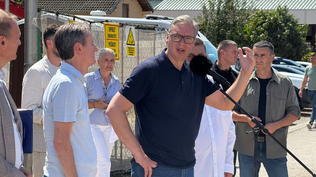 Predsednik Vučić najavio izgradnju puta od Uba do Koceljeve i proširenje vodovoda – put od Uba do Koceljeve