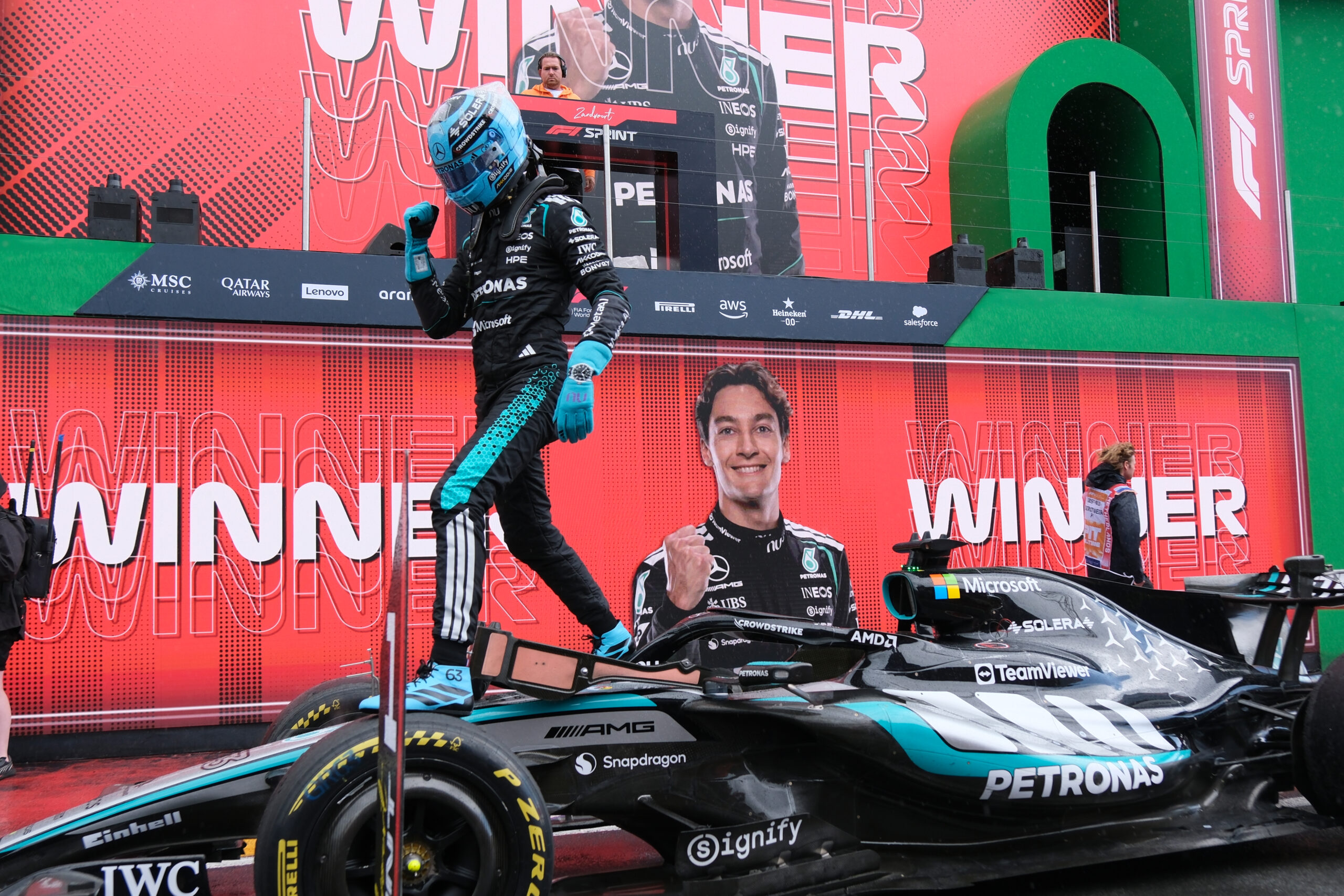 Džordž Rasel pobedio u sprintu u Zandvortu, Antoneli i dalje lider Formule 1