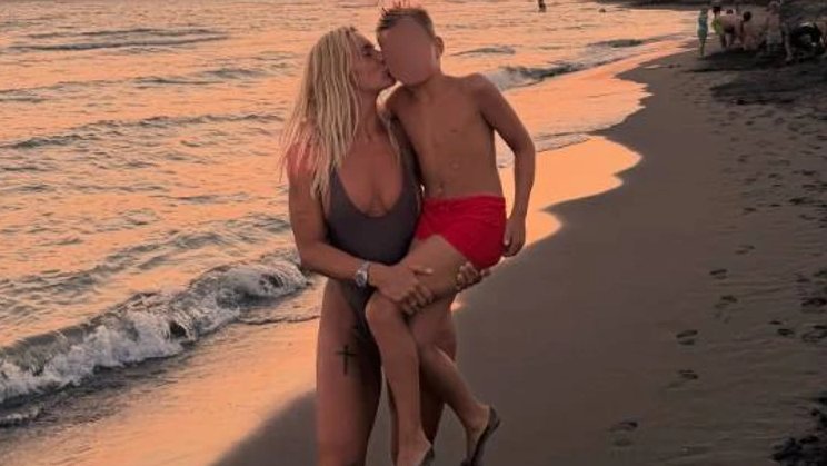 EMOTIVNA PORUKA SA PLAŽE: Milica Dabović sa sinom otputovala iz Srbije i otvorila dušu na Instagramu (FOTO) – Milica Dabović na Instagramu