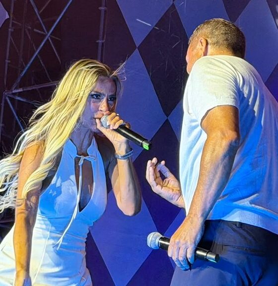 ENERGIJA KAKVU RETKO VIĐAMO NA FESTIVALIMA: Đole i Vesna Đogani raspametili publiku nastupom na Ušću (FOTO) – nastup Đoganija na Ušću
