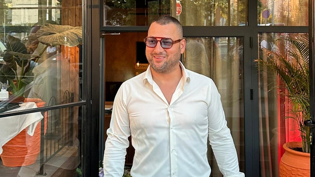 KAKO JEDAN HIT MOŽE OBELEŽITI ŽIVOT: Deni Boneštaj i dalje izdržava porodicu zahvaljujući pesmi „Crno meče“ (FOTO) – Deni Boneštaj Crno meče