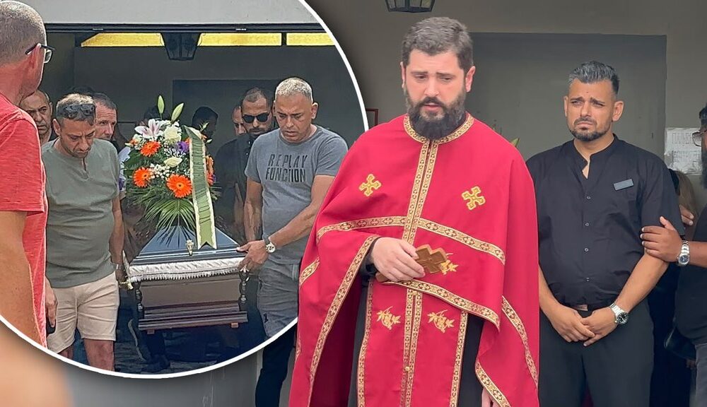 TIŠINA NA GROBLJU U SREMČICI: Održano opelo na sahrani oca Bore Santane, povorka ispratila Dragana (FOTO) – sahrana Bore Santane