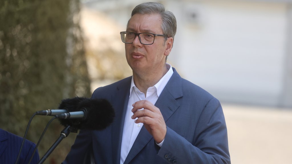 Aleksandar Vučić obilazi Deliblatsku peščaru zahvaćenu požarom i podržava vatrogasce – Deliblatska peščara zahvaćena požarom