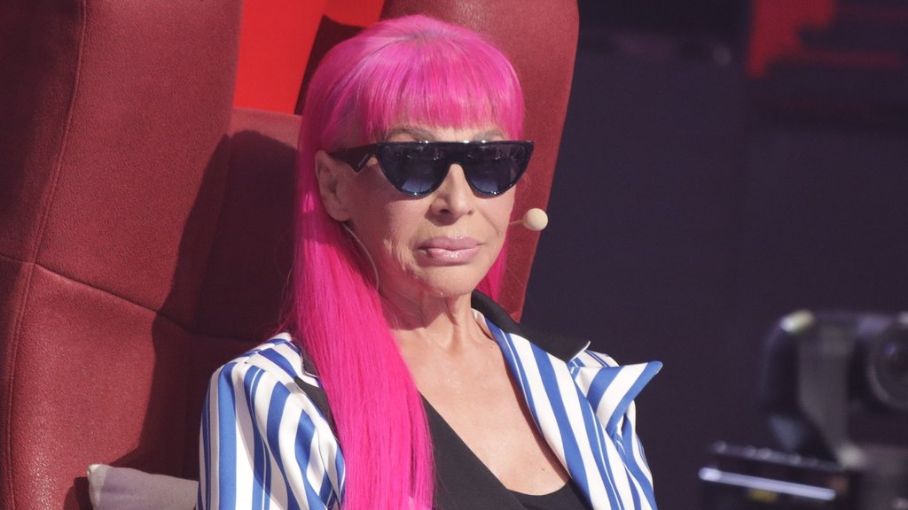 KADA SU SILIKONI BILI TABU NA ESTRADI: Dragica Radosavljević Cakana prva priznala korekciju, a Zorica Brunclik dala savet (FOTO) – silikoni na estradi