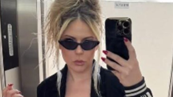 KAKAV OBRAT U LJUBAVNOM ŽIVOTU VANJE MIJATOVIĆ: Pevačica otkrila kako je godinama kasnije pevala prvoj ljubavi na venčanju (FOTO) – prva ljubav Vanje Mijatović