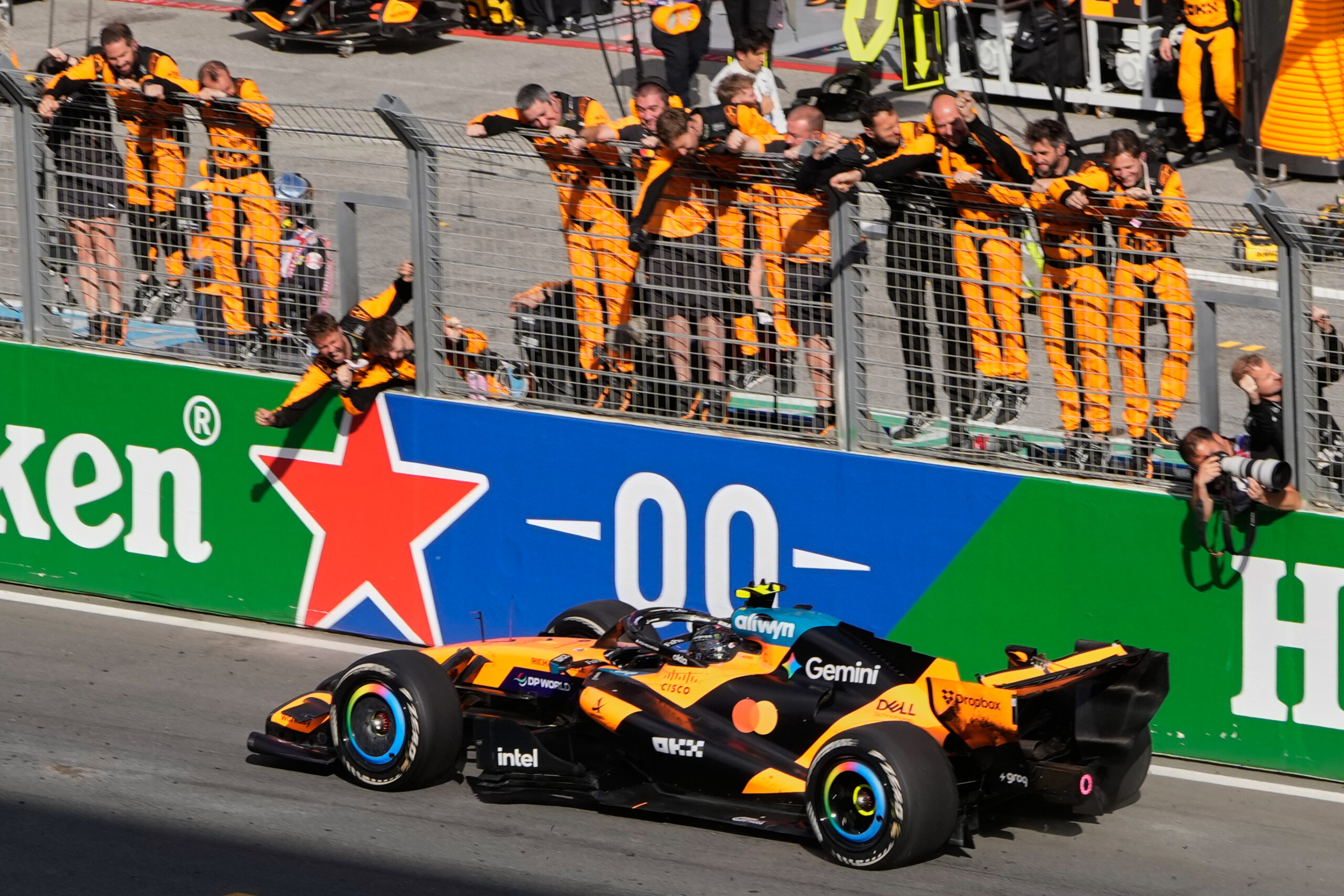 Lando Norris sprečio slavlje Kimi Antonellija u uzbudljivoj trci u Zandvortu – Lando Norris GP Holandija