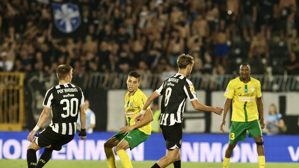 Partizan poražen 3:1 od Mladosti u Lučanima: Crno-beli bez rešenja pred Hetafe – napad u Beogradu