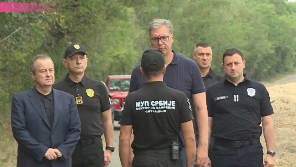 Predsednik Vučić negirao navode o namerno podmetnutim požarima u Deliblatskoj peščari – požari u Deliblatskoj peščari
