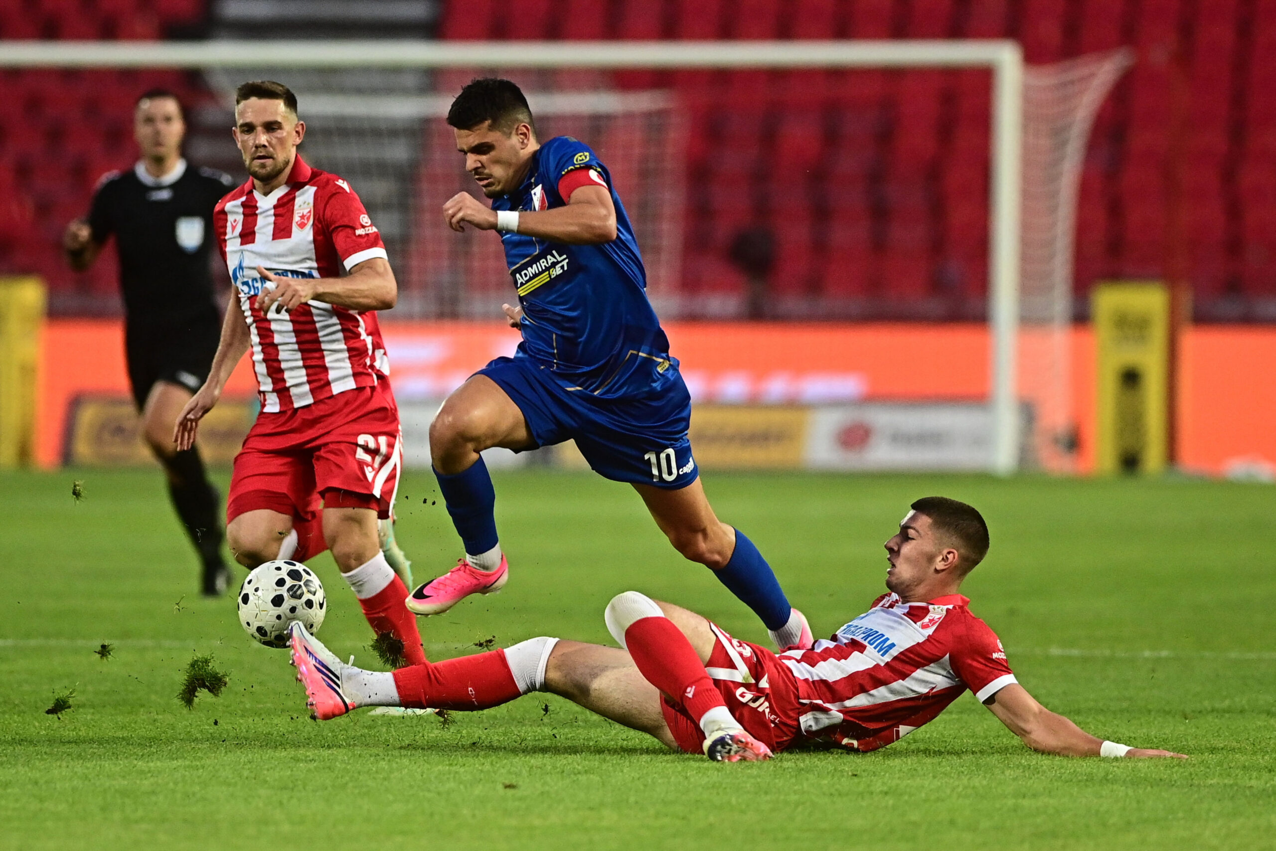 Vojvodina pobedila Železničar 1:0: Dejan Zukić od tragičara do junaka u Superligi