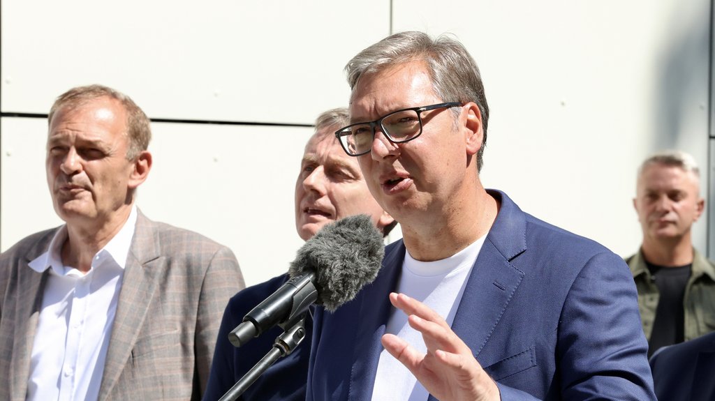 Predsednik Vučić najavio izgradnju bazena i saobraćajnice u Kraljevu – investicije u Kraljevu