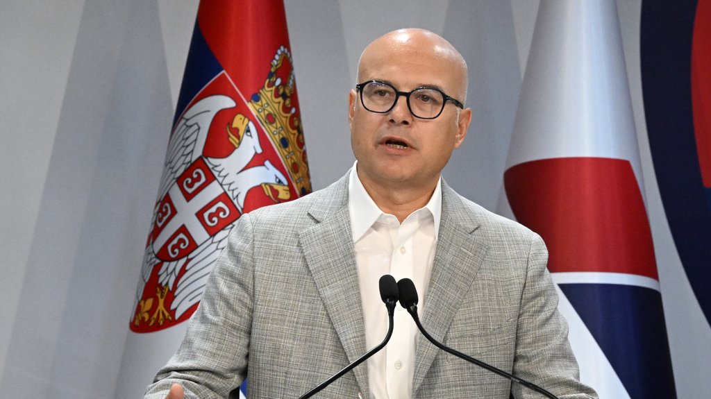 Srpska napredna stranka donosi odluku o samostalnom nastupu na izborima – napad funkcionera