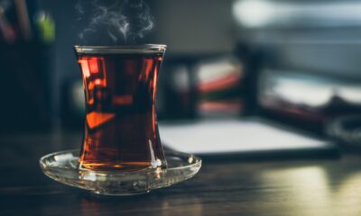 Crni čaj pomaže ženama da savladaju popodnevni umor i ostanu fokusirane
