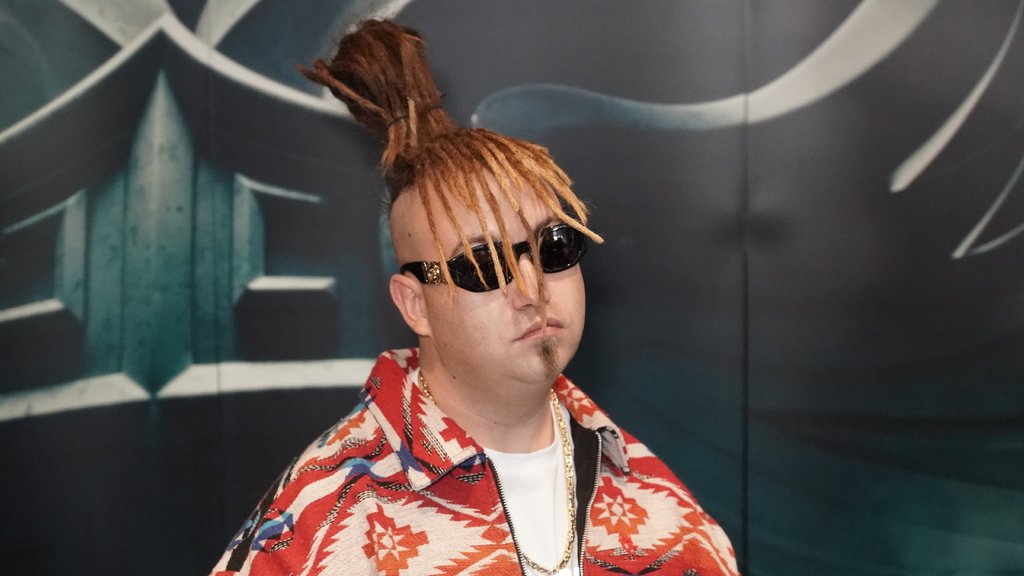 KAKAV ODMOR ZA PORODICU ĐURIĆ: Tara bezbrižno uživa na jahti, Rasta podelio retku fotografiju (FOTO) – Rasta i Tara na jahti