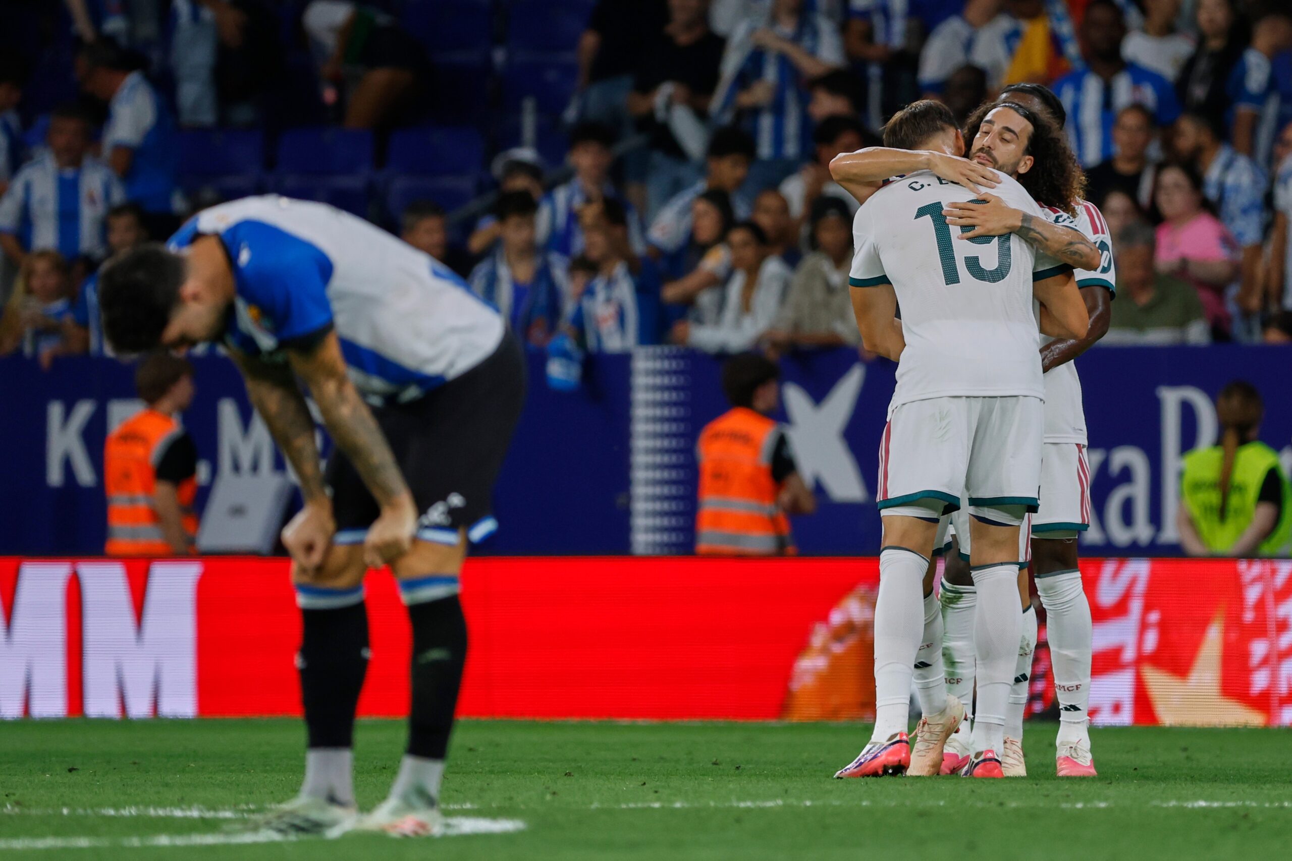 Karlos Espi predstavljen u Real Madridu: Dve bake na svakom velikom trenutku – Karlos Espi Real Madrid promocija