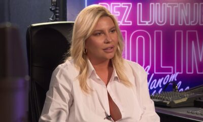 MOĆNA PORUKA DEE ĐURĐEVIĆ ODUŠEVILA FANOVE: Poznata voditeljka odgovorila na komentare povodom prinove (FOTO)