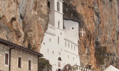 Drama u manastiru Ostrog: Kolevka pala sa stene, monasi i vernici u šoku zbog bebe