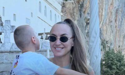 GOGA SEKULIĆ U NEOBIČNOM IZDANJU SA SINOM: Pevačica sa Vasilijem obišla manastir Ostrog i podelila fotografiju (FOTO)
