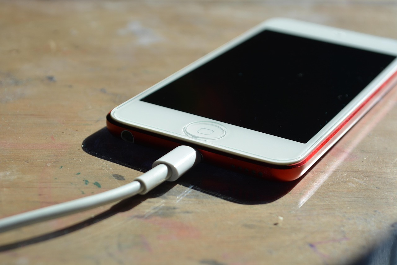 Kako preneti podatke sa starog iPhone uređaja na novi model bez gubitka informacija – prenos podataka sa iPhone uređaja