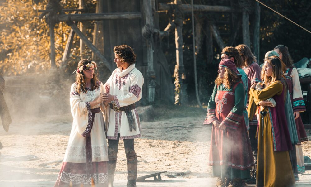 Mudbrick: Istinita priča obogaćena slovenskom mitologijom spojila filmsku ekipu – Endrju Hovard film Mudbrick