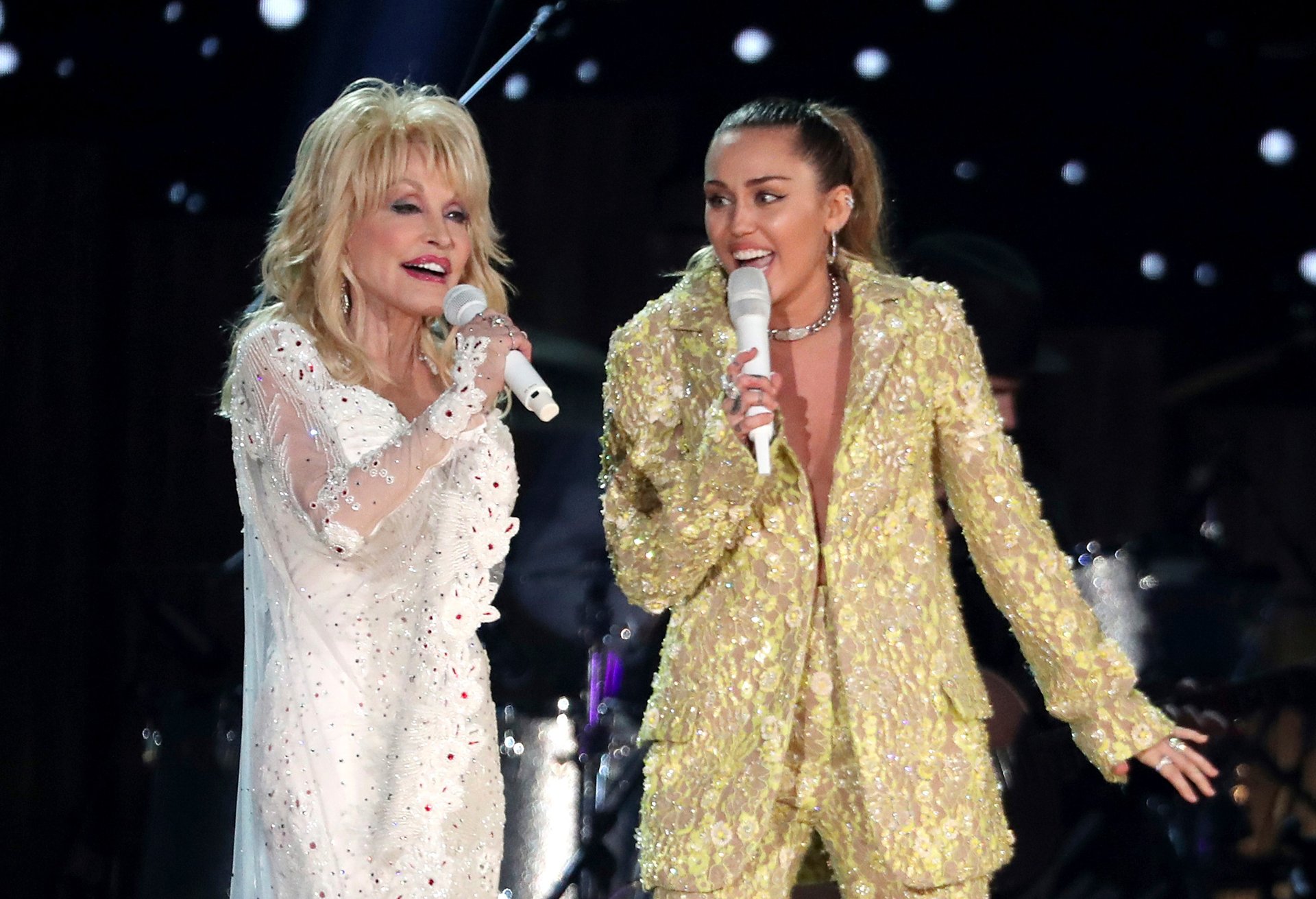 Ružičasto osvetljenje Empajer stejt bildinga u znak sećanja na Doli Parton – Doli Parton Empajer stejt bilding