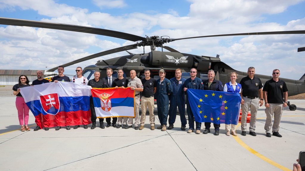 Smotra u bazi Helikopterske jedinice MUP: Međunarodni timovi i EU snage rame uz rame u borbi protiv požara