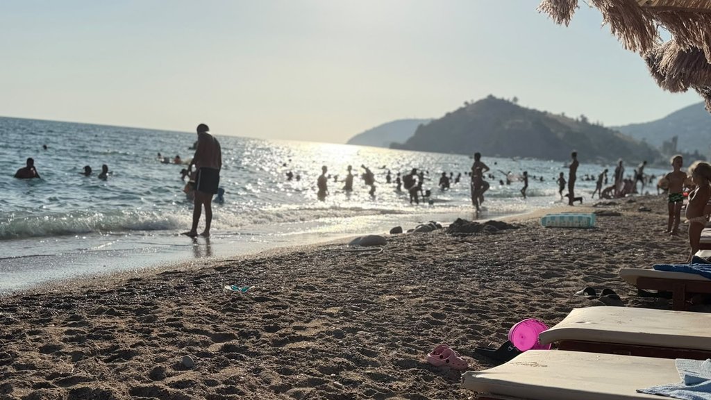 Zabranjeno kupanje na plaži Donja Lastva zbog lošeg kvaliteta vode – zabranjeno kupanje na Donjoj Lastvi