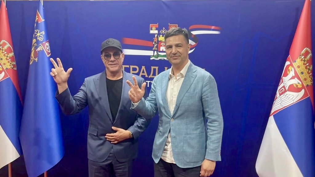 Žan-Klod Van Dam u Nišu: Gradonačelnik i mladi karatisti priredili poseban doček